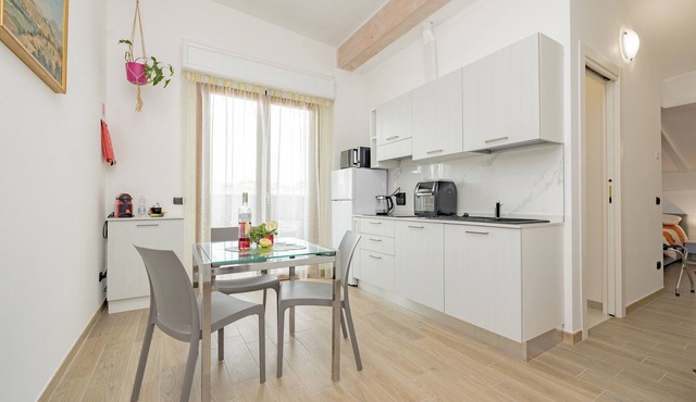 A10 Rainbow|Spacious and modern studio apartment|13km Rho Fiera-18km Milan-40km MXP