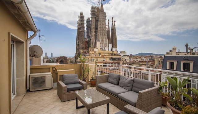 A1MAR1023 Breathtaking rooftop in Sagrada Familia