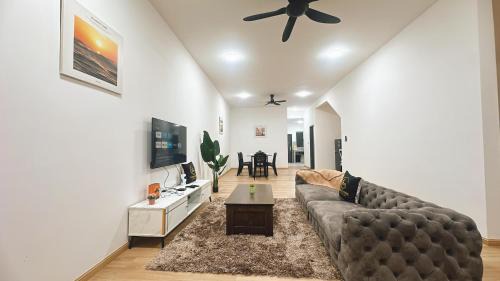 A29 Ella Dato Onn 23 Max 10 People