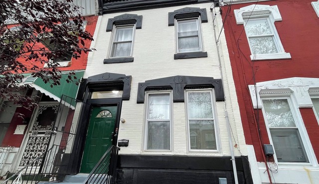 A3, Art Museum, Fairmount Park . Quiet one room, share kitchen.