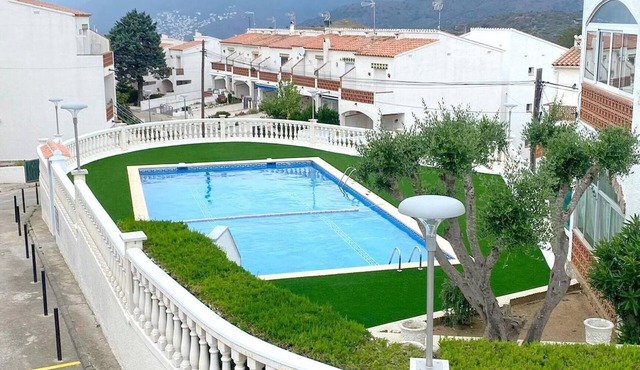 A38-Attached house with pool, parking and Wi-fi