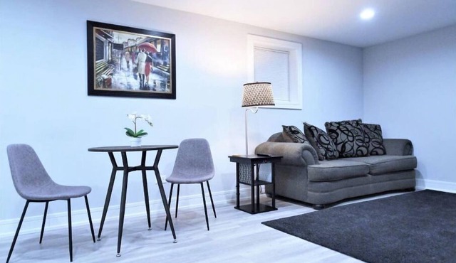 A5 Luxurious Garden Unit Near Chicago