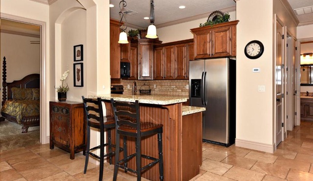 A7-Sierra Sky-Ground Floor 3-bedroom Hillside View