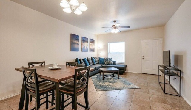 AA2 20% OFF 2BR Apt Fast WiFi 4-mins to Medical Center Pet-friendly