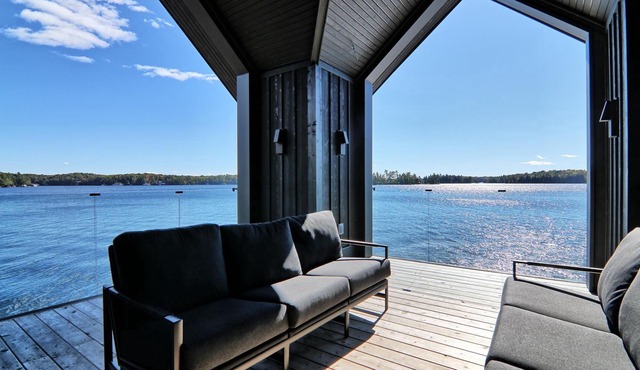 AAA Lake Joe Prime Location Riverdale Rd! South! 8bdrm, 5 bath! Muskoka Beauty!