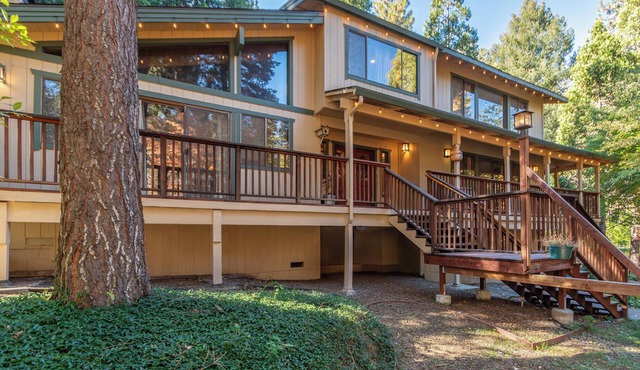 Aarovan- Pet Friendly, game room