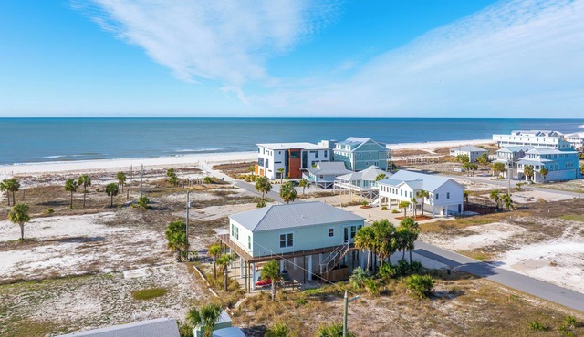 ☀️ Abalonian House - Short Walk to the Beach ☀️