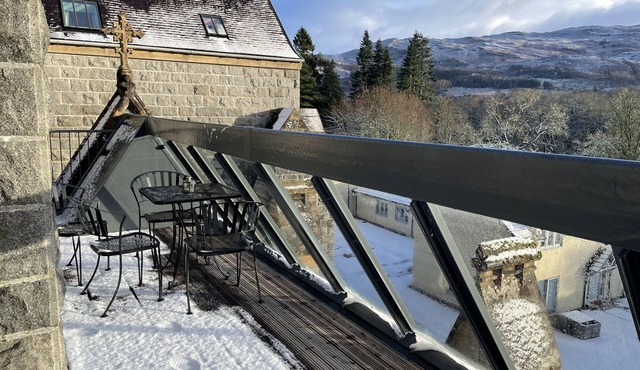 Abbey Church 18 Lovat Loch Ness with private balcony