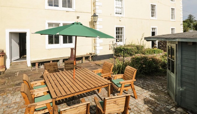 ABBEY FARM HOUSE, pet friendly, character holiday cottage in St Bees