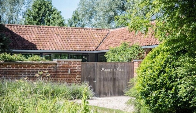 Abbey Hall Haus, Eye