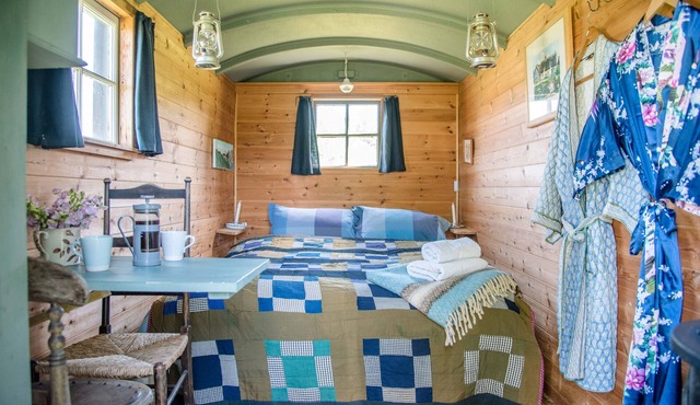 Abbey Shepherds Hut, Eye