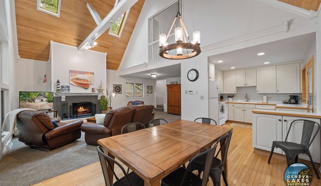 Abbey Springs Home|North Shore Hideaway|Fireplace|Large Deck|Pools|Beach|Clubhouse|Ping Pong Table