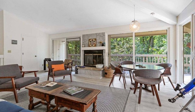 Abbey Springs Escape Condo |Pet Friendly |Wrap-Around Deck |Secluded |Golf Cart Included* | Pool