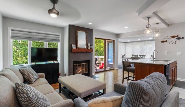 Abbey Springs Resort on Geneva Lake - Updated Townhouse - Dog Friendly!