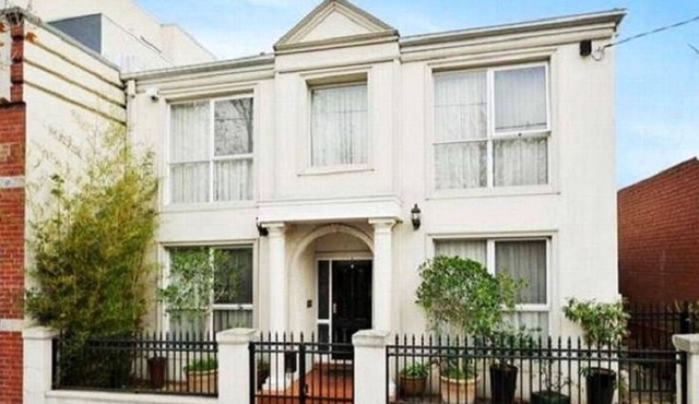 Abbotsford Private Rooms & Pods @ 15 Charles Homestay