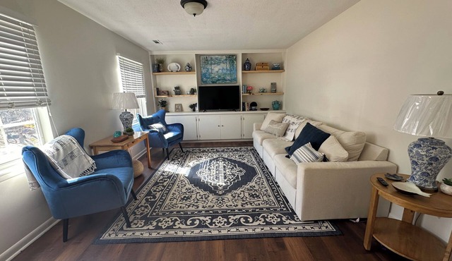 Abby Lane- a charming home on a safe and quiet street with a nice forest view