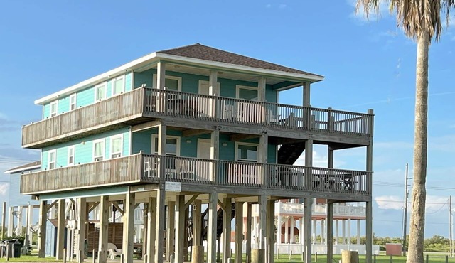 Abby Sands Castle - 2ND ROW - Great views, easy access to quiet beach, WIFI!