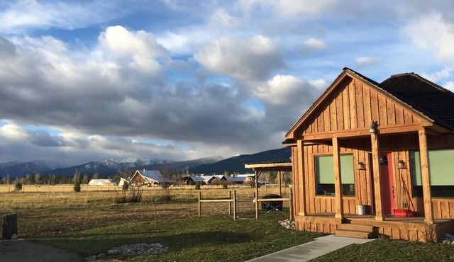 ABC acres' Gate House - Agritourism & Adventure in Montana's Bitterroot Valley!