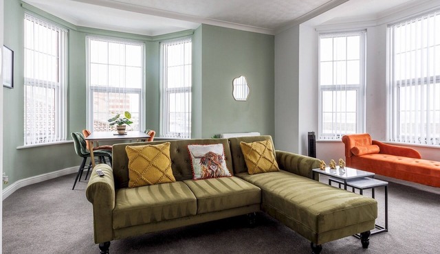 Abdiel 4 · Spacious Marina-View Apartment | Ideal Location - Pass the Keys