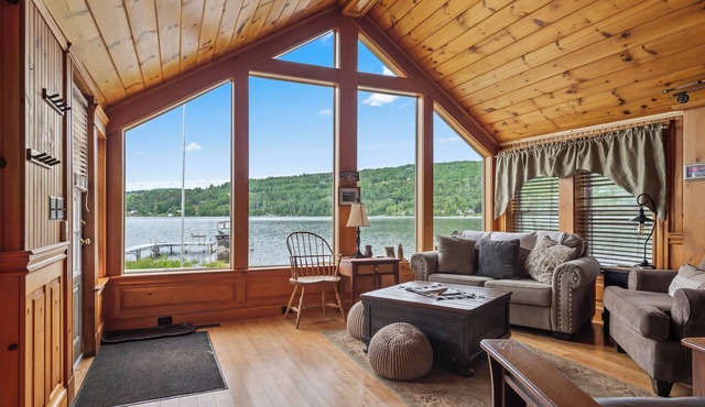 Abenaki - Snowmobile from your doorstep! 20min from Saddleback :)