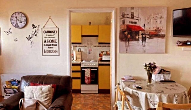 Aberdeen City Centre Apartment With Private Balcony.