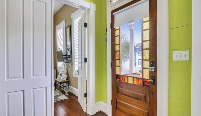 Abfab Seaside Cottage by Ryson Vacation Rentals