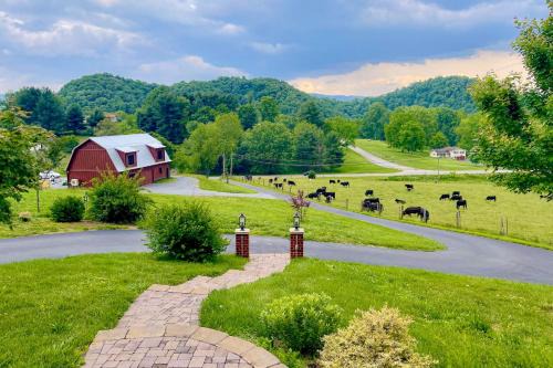 Abingdon Family Getaway with Porch and Views!