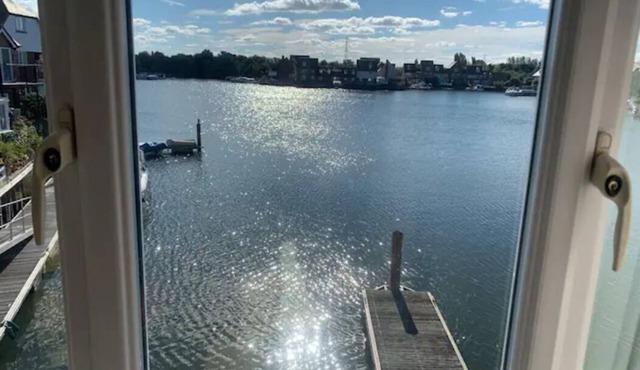 Abingdon House - 4 BR on the Marina