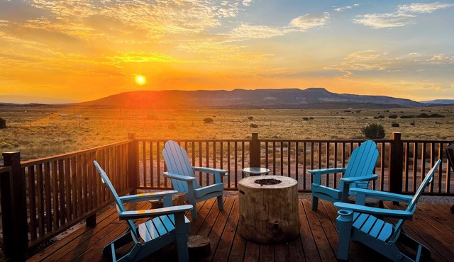 Abiquiu Lake Retreat-nBeautiful views, full kitchen, WiFi ,family friendly home