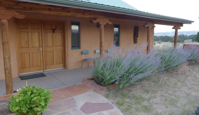 Abiquiu Oasis, Land of Enchantment - Recharge health, connect with environment