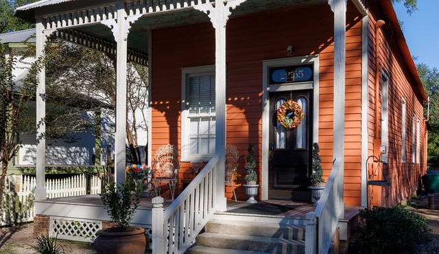 Abita Historic House - Retreat to a full on relaxation and fun place to visit!