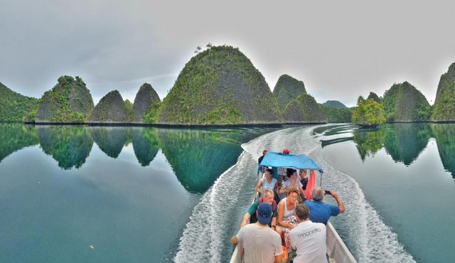Abner raja ampat traveling