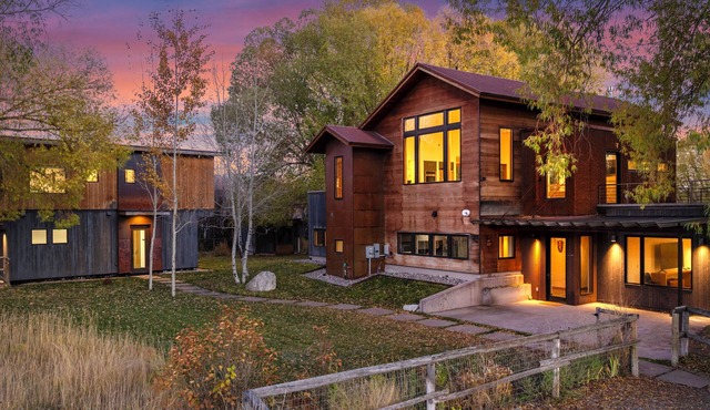 Abode at Alpenglow | Modern Mountain Luxury With Guesthouse