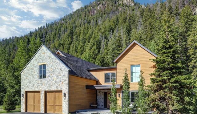 Abode at Warm Springs Creek | Mountain Modern Nature Retreat with Luxury Amenities