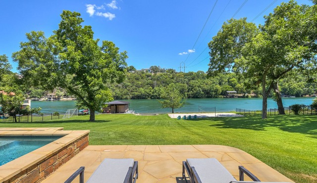 Above Elite I Sand Volleyball | Lake Austin | PickleBall I Pool