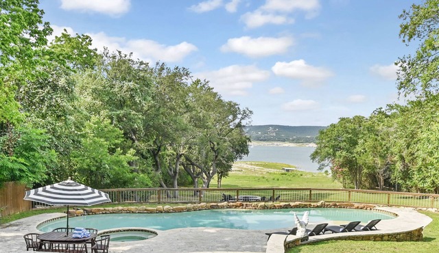 Above Escape LT I Lake Travis I Pool&Spa I Services I Pets