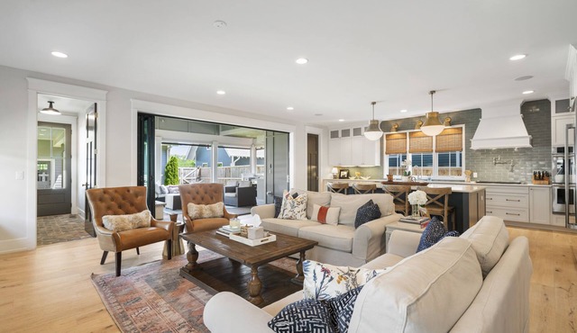 Above Nashville BlissI Theater| 6 Beds| Chef's Kitchen| Luxury Services