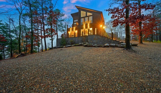 Above the Clouds · Mountain Marvel: Scenic Deck, Balcony & Game Room