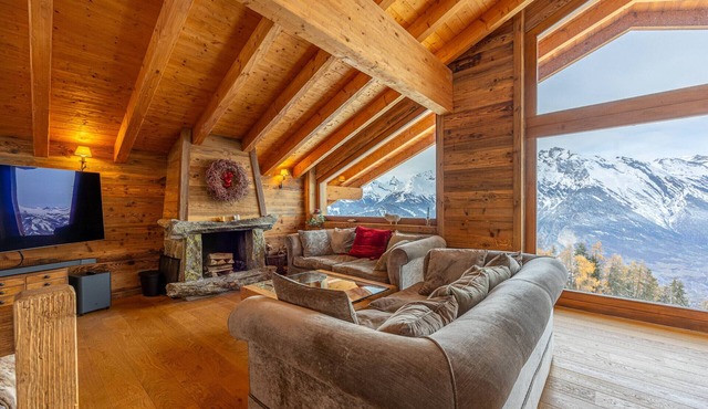 Above the Clouds - spacious chalet with great view