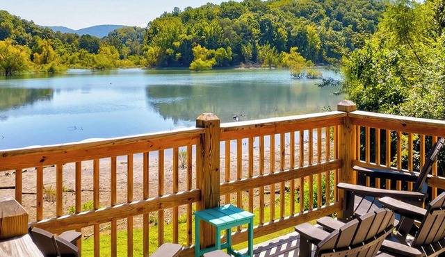 Above The Cove 3 Bedroom Home by RedAwning