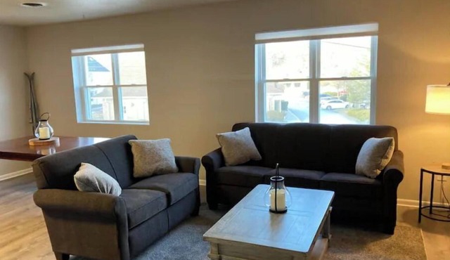 Above the Mat- Downtown Apartment