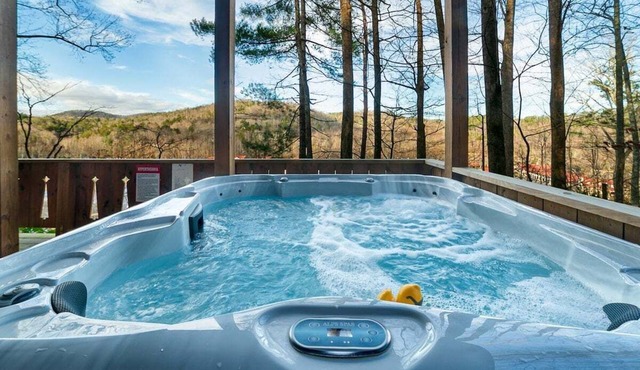 Above The Rest - Tranquil Cabin Overlooking Helen