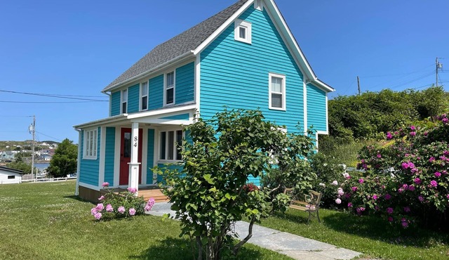 Above The Tickle Twillingate Vacation Home.nTraditional Saltbox House est 1901