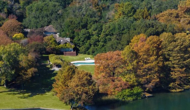 Above Timeless I Waterfront I Lake Austin I Pool & Spa I Services