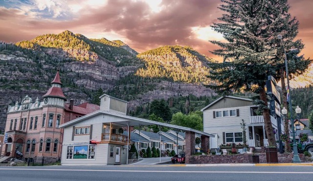 Abram Inn & Suites