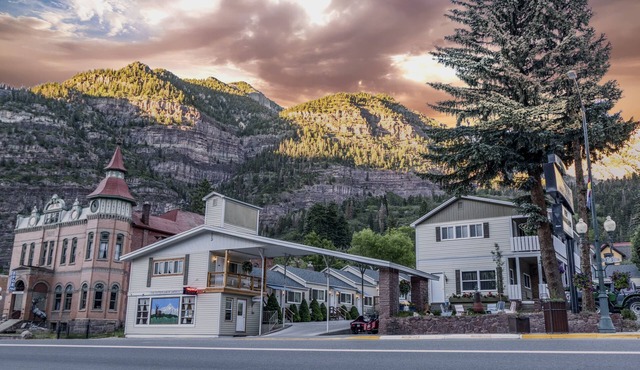 Abram Inn & Suites