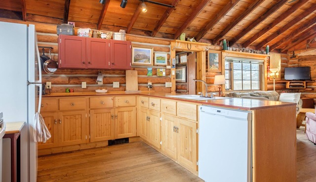 Absaroka Cabins - Rustic, Carefully Restored Cabins In The Paradise Valley