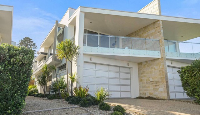 Absolute - 41 Hayward Ct, Victor Harbor