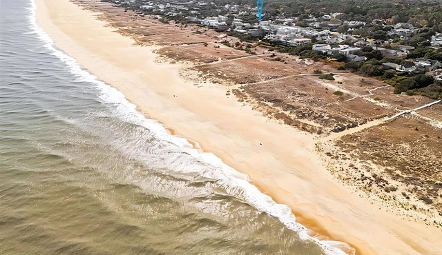 Absolute Beach 4bdrm/9guests vacation gem steps to beach