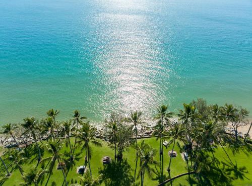 ABSOLUTE BEACH FRONT MACKAY - Blue Pacific